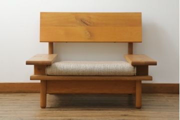 中古　美品　飛騨産業　キツツキ　森のことば　両肘付きソファ1P(SN105A)　木のぬくもりを感じる1人掛けソファ(一人掛け、アームソファ)(R-076225)