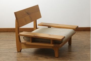 中古　美品　飛騨産業　キツツキ　森のことば　両肘付きソファ1P(SN105A)　木のぬくもりを感じる1人掛けソファ(一人掛け、アームソファ)(R-076225)