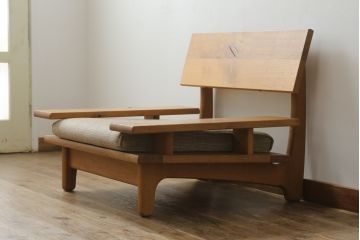 中古　美品　飛騨産業　キツツキ　森のことば　両肘付きソファ1P(SN105A)　木のぬくもりを感じる1人掛けソファ(一人掛け、アームソファ)(R-076225)