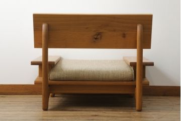 中古　美品　飛騨産業　キツツキ　森のことば　両肘付きソファ1P(SN105A)　木のぬくもりを感じる1人掛けソファ(一人掛け、アームソファ)(R-076225)