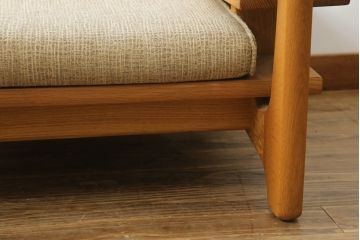 中古　美品　飛騨産業　キツツキ　森のことば　両肘付きソファ1P(SN105A)　木のぬくもりを感じる1人掛けソファ(一人掛け、アームソファ)(R-076225)