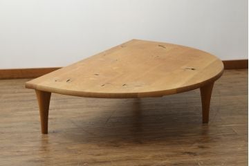 中古　飛騨産業　キツツキ　森のことば　SN105RT　自然な木の風合いを楽しめる半円形リビングテーブル(センターテーブル、ローテーブル)(R-076226)