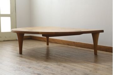 中古　飛騨産業　キツツキ　森のことば　SN105RT　自然な木の風合いを楽しめる半円形リビングテーブル(センターテーブル、ローテーブル)(R-076226)