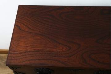 中古　美品　岩谷堂箪笥　美しい杢目と豪華な金具が目を惹く車箪笥　(R-076230)
