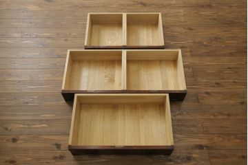 中古 美品　岩谷堂箪笥　美しい杢目と豪華な金具が目を惹く車箪笥(衣装箪笥、収納箪笥、整理箪笥、和箪笥、引き出し)(R-076230)