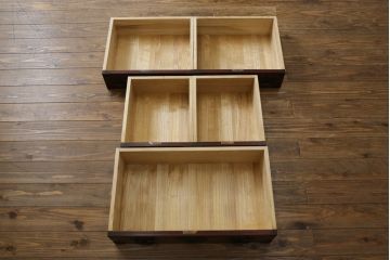 中古 美品　岩谷堂箪笥　美しい杢目と豪華な金具が目を惹く車箪笥(衣装箪笥、収納箪笥、整理箪笥、和箪笥、引き出し)(R-076231)