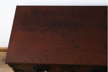 中古 美品　岩谷堂箪笥　美しい杢目と豪華な金具が目を惹く車箪笥(衣装箪笥、収納箪笥、整理箪笥、和箪笥、引き出し)(R-076231)