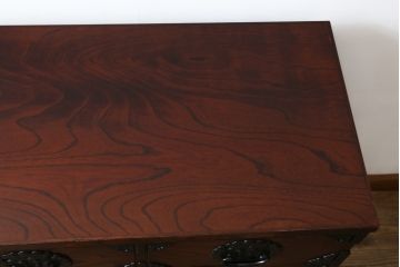 中古 美品　岩谷堂箪笥　美しい杢目と豪華な金具が目を惹く車箪笥(衣装箪笥、収納箪笥、整理箪笥、和箪笥、引き出し)(R-076231)