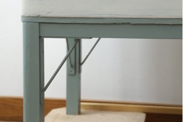 和製アンティーク　ペイント仕上げがお洒落な脚付きGケース(ガラスケース、ショーケース、ディスプレイケース、コレクションケース、飾り棚、陳列棚、店舗什器)(R-076235)