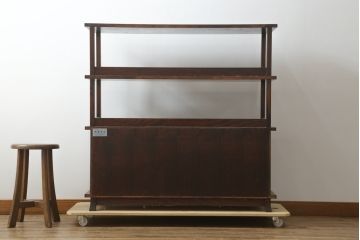 中古　美品　岩谷堂箪笥　深い木の色味と木目が美しい飾り棚(茶棚、茶箪笥、収納棚、戸棚)(R-076236)