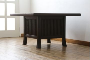 中古　美品!!　九州民芸家具　和モダンな空間づくりにおすすめの囲炉裏テーブル(ダイニングテーブル、食卓、4人掛け、木製火鉢)(R-076241)