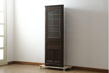 中古　イギリス製　Marcus(マーカス)社　オーク材　クラシカルな佇まいが魅力的なコーナーキャビネット(飾り棚、収納棚、戸棚、英国)(R-076242)
