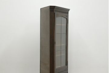 中古　イギリス製　Marcus(マーカス)社　オーク材　クラシカルな佇まいが魅力的なコーナーキャビネット(飾り棚、収納棚、戸棚、英国)(R-076242)