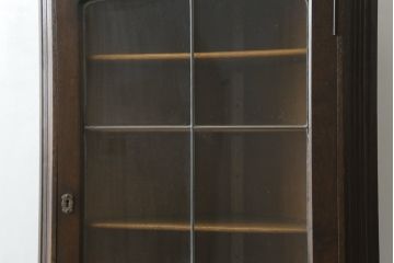 中古　イギリス製　Marcus(マーカス)社　オーク材　クラシカルな佇まいが魅力的なコーナーキャビネット(飾り棚、収納棚、戸棚、英国)(R-076242)