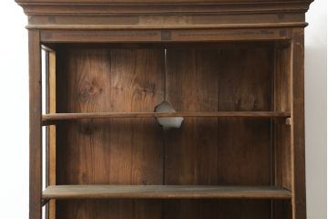 和製アンティーク　大正ロマン　二面ガラス　象嵌入り　趣のある佇まいが魅力的な二段重ね収納棚(キャビネット、ガラスケース、戸棚、食器棚、カップボード)(R-076243)