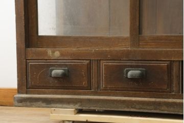 和製アンティーク　大正ロマン　二面ガラス　象嵌入り　趣のある佇まいが魅力的な二段重ね収納棚(キャビネット、ガラスケース、戸棚、食器棚、カップボード)(R-076243)