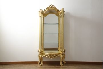 中古　美品　SILIK(シリック)　ロココ調　背面鏡張り　華やかな色合いと装飾が魅力的なキャビネット(キュリオケース、ガラスケース、ショーケース、飾り棚、陳列棚、食器棚、店舗什器)(定価約290万円)(R-076246)