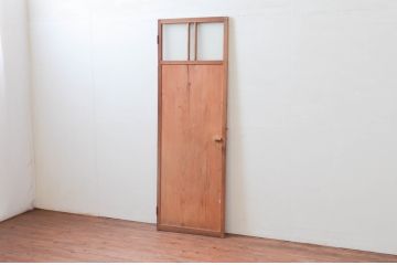 アンティーク建具　どこか懐かしさを感じる幅狭板戸扉1枚(ドア、木製扉)(R-076255)