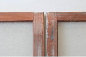 アンティーク建具　ダイヤガラス入り　趣のある木味が魅力的!大振りで重厚なガラス戸2枚セット(引き戸)(R-076258)
