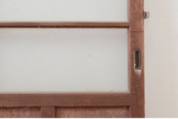 アンティーク建具　ダイヤガラス入り　趣のある木味が魅力的!大振りで重厚なガラス戸2枚セット(引き戸)(R-076258)