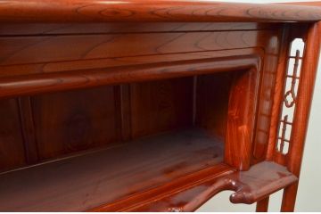 和製ビンテージ　未使用　展示品　総欅(ケヤキ)材　赤みがかった色味と凝った意匠が素敵な茶棚(飾り棚、違い棚、収納棚、戸棚、ヴィンテージ)(R-076260)