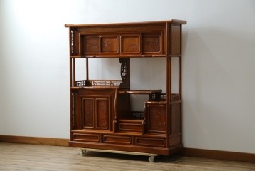 【F様ご決済用】和製ビンテージ　未使用　展示品　総欅(ケヤキ)材　赤みがかった色味と凝った意匠が素敵な茶棚　(R-076260)