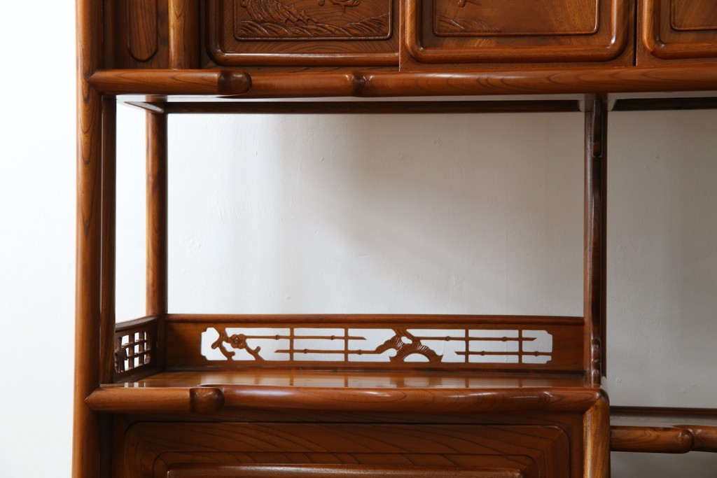 【F様ご決済用】和製ビンテージ　未使用　展示品　総欅(ケヤキ)材　赤みがかった色味と凝った意匠が素敵な茶棚　(R-076260)