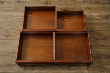 【F様ご決済用】和製ビンテージ　未使用　展示品　総欅(ケヤキ)材　赤みがかった色味と凝った意匠が素敵な茶棚　(R-076260)