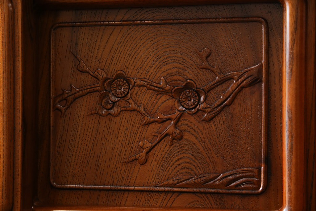 【F様ご決済用】和製ビンテージ　未使用　展示品　総欅(ケヤキ)材　赤みがかった色味と凝った意匠が素敵な茶棚　(R-076260)