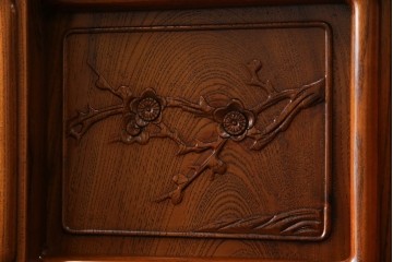 【F様ご決済用】和製ビンテージ　未使用　展示品　総欅(ケヤキ)材　赤みがかった色味と凝った意匠が素敵な茶棚　(R-076260)