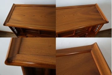 【F様ご決済用】和製ビンテージ　未使用　展示品　総欅(ケヤキ)材　赤みがかった色味と凝った意匠が素敵な茶棚　(R-076260)