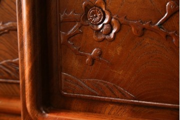 【F様ご決済用】和製ビンテージ　未使用　展示品　総欅(ケヤキ)材　赤みがかった色味と凝った意匠が素敵な茶棚　(R-076260)