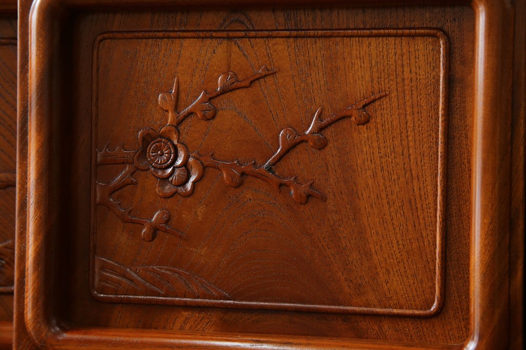 【F様ご決済用】和製ビンテージ　未使用　展示品　総欅(ケヤキ)材　赤みがかった色味と凝った意匠が素敵な茶棚　(R-076260)