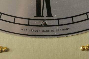 和製ビンテージ　未使用　展示品!!　ドイツ　Hermle(ヘルムレ)社製の時計付き(分銅式　振り子付き)　縞黒檀(シマコクタン)　螺鈿(ラデン)　象嵌入り　細やかな装飾が美しいホールクロック(時計台、振り子時計、ヴィンテージ)(R-076262)
