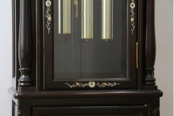 和製ビンテージ　未使用　展示品!!　ドイツ　Hermle(ヘルムレ)社製の時計付き(分銅式　振り子付き)　縞黒檀(シマコクタン)　螺鈿(ラデン)　象嵌入り　細やかな装飾が美しいホールクロック(時計台、振り子時計、ヴィンテージ)(R-076262)