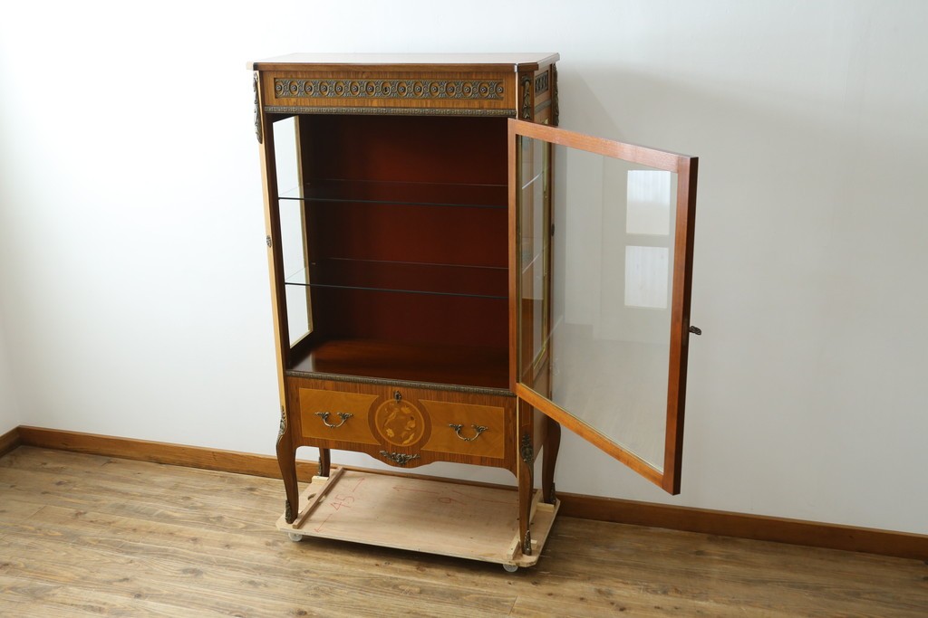 中古　イギリス製　ルイ16世様式　気品溢れる象嵌入りキャビネット　定価約70万円　(R-076263)