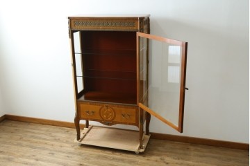 中古　イギリス製　ルイ16世様式　気品溢れる象嵌入りキャビネット　定価約70万円　(R-076263)