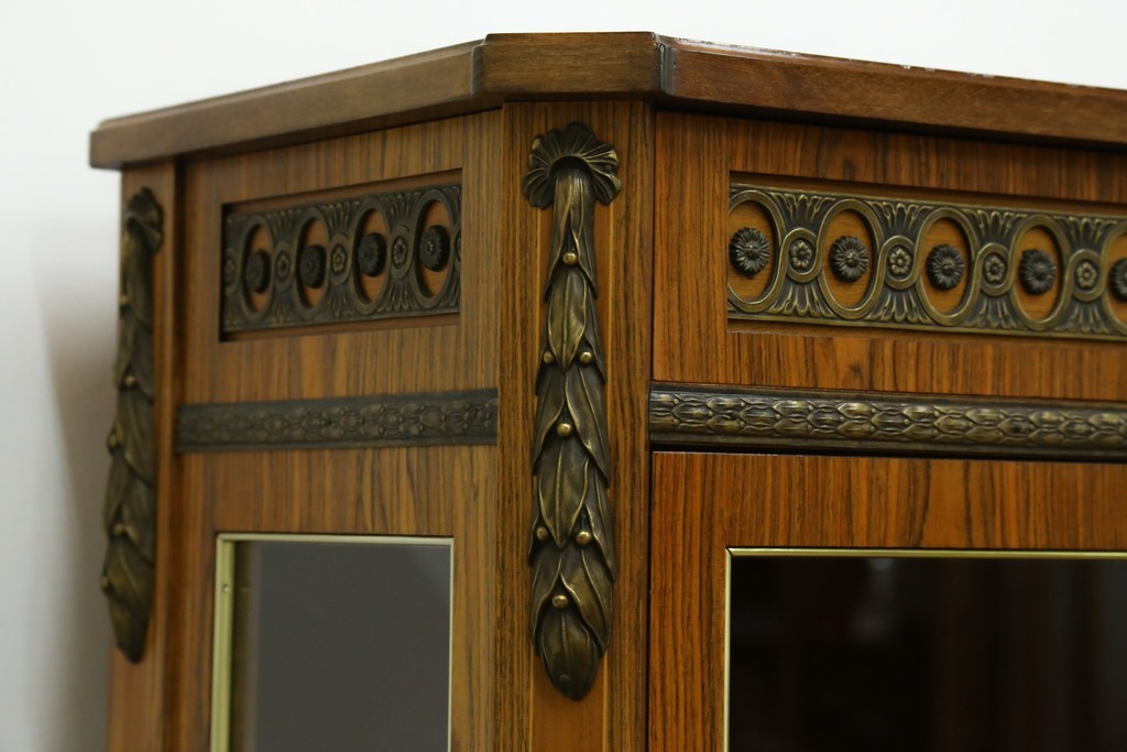 中古　イギリス製　ルイ16世様式　気品溢れる象嵌入りキャビネット　定価約70万円　(R-076263)
