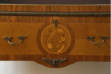 中古　イギリス製　ルイ16世様式　気品溢れる象嵌入りキャビネット　定価約70万円　(R-076263)