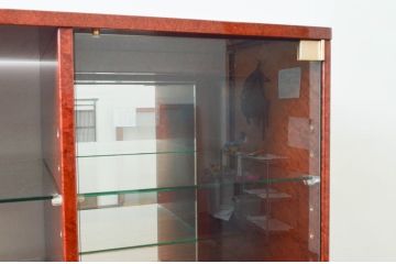 中古　美品　松創(MATSUSO・マツソウ)　特注　バーズアイメイプル　両面使いできる便利な二段重ねキャビネット(収納棚、戸棚、食器棚、カップボード、飾り棚)(定価約300万円)(R-076264)