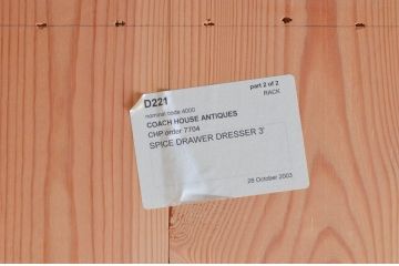中古　高級輸入家具　パイン材　カントリースタイルの空間づくりにおすすめ! 木の温もり溢れるカップボード(キャビネット、食器棚、収納棚、戸棚)(R-076269)