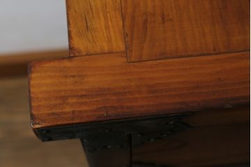 和製ビンテージ　美品　亀の形をしたユニークな金具が目を惹くアンティーク調の車箪笥(和箪笥、収納たんす、整理タンス、サイドチェスト、戸棚、引き出し、ヴィンテージ)(R-076271)