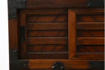 和製ビンテージ　美品　亀の形をしたユニークな金具が目を惹くアンティーク調の車箪笥(和箪笥、収納たんす、整理タンス、サイドチェスト、戸棚、引き出し、ヴィンテージ)(R-076271)