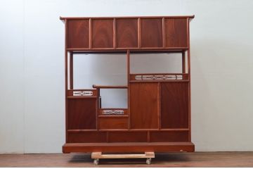 和製ビンテージ　未使用　展示品　総欅(ケヤキ)材　赤みがかった色味が素敵な茶棚(飾り棚、違い棚、収納棚、戸棚、ヴィンテージ)(R-076272)
