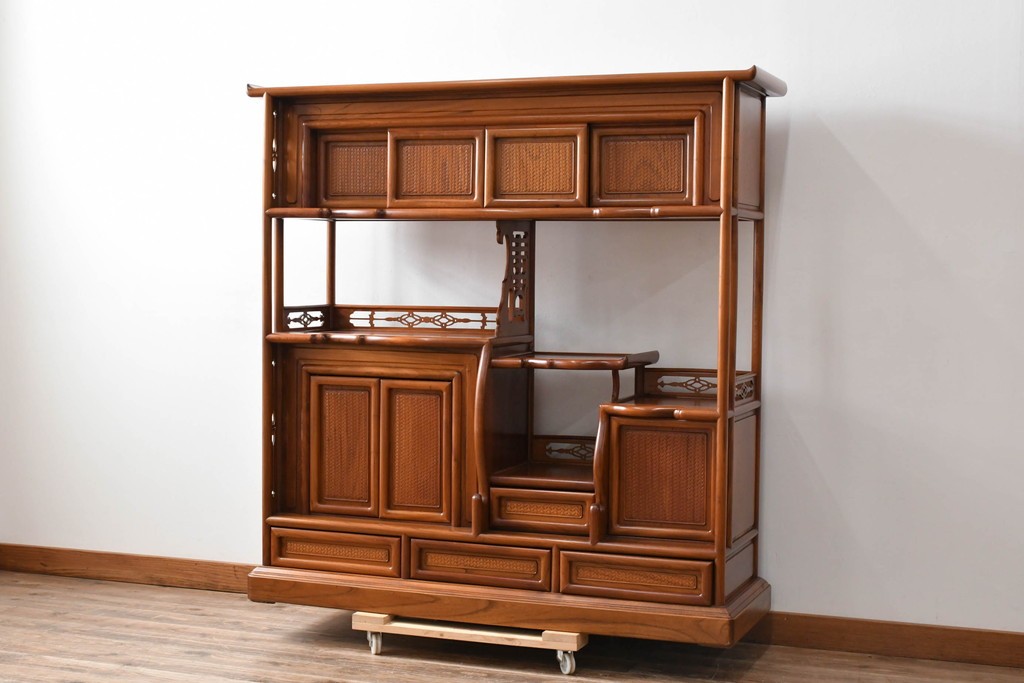 和製ビンテージ　未使用　展示品　総欅(ケヤキ)材　赤みがかった色味が素敵な茶棚(飾り棚、違い棚、収納棚、戸棚、ヴィンテージ)(R-076272)