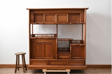 和製ビンテージ　未使用　展示品　総欅(ケヤキ)材　赤みがかった色味が素敵な茶棚(飾り棚、違い棚、収納棚、戸棚、ヴィンテージ)(R-076272)