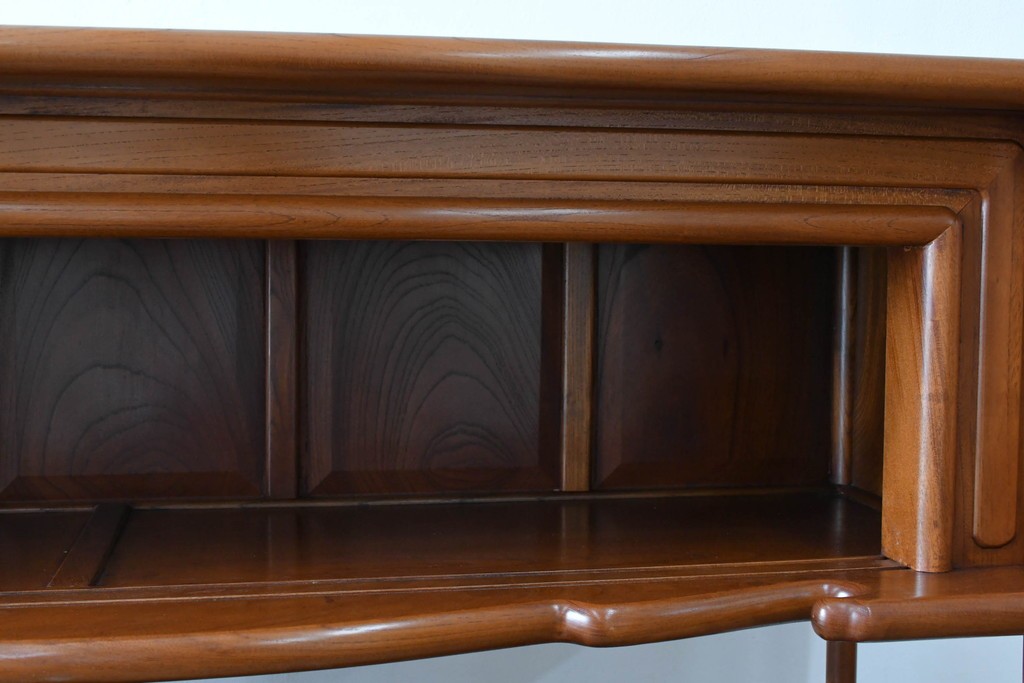 和製ビンテージ　未使用　展示品　総欅(ケヤキ)材　赤みがかった色味が素敵な茶棚(飾り棚、違い棚、収納棚、戸棚、ヴィンテージ)(R-076272)