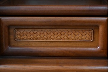 和製ビンテージ　未使用　展示品　総欅(ケヤキ)材　赤みがかった色味が素敵な茶棚(飾り棚、違い棚、収納棚、戸棚、ヴィンテージ)(R-076272)