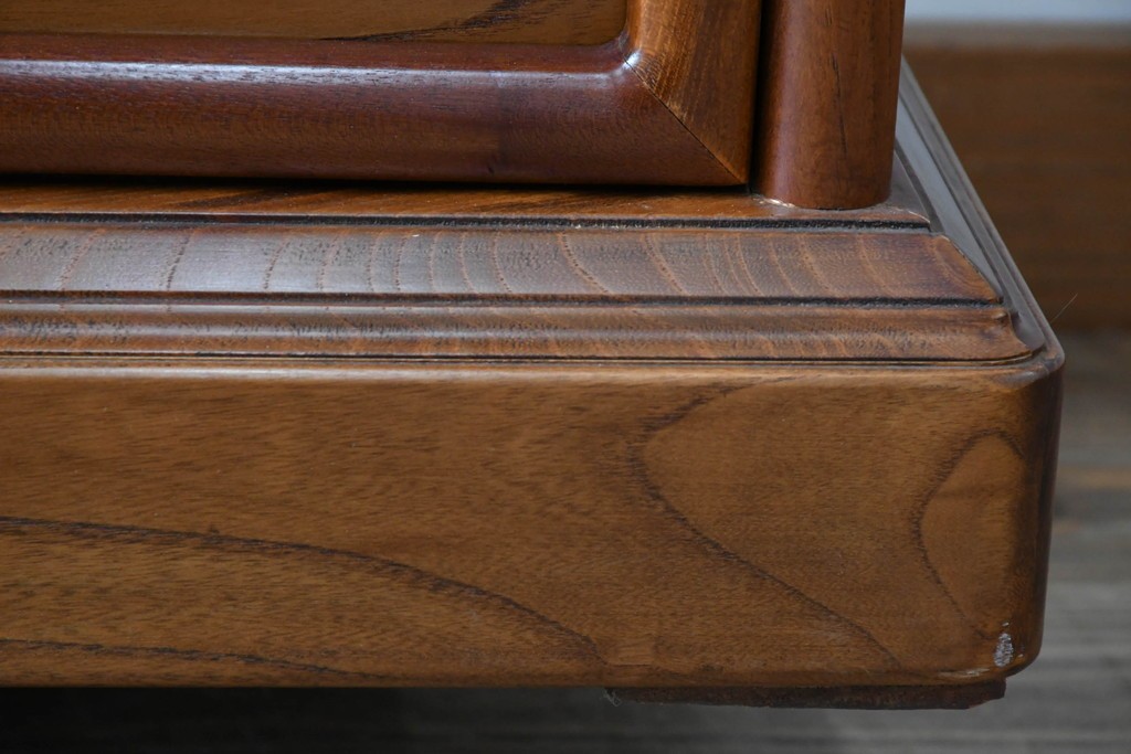 和製ビンテージ　未使用　展示品　総欅(ケヤキ)材　赤みがかった色味が素敵な茶棚(飾り棚、違い棚、収納棚、戸棚、ヴィンテージ)(R-076272)