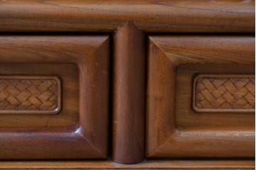 和製ビンテージ　未使用　展示品　総欅(ケヤキ)材　赤みがかった色味が素敵な茶棚(飾り棚、違い棚、収納棚、戸棚、ヴィンテージ)(R-076272)